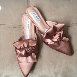 *NWB* Stunning Mules